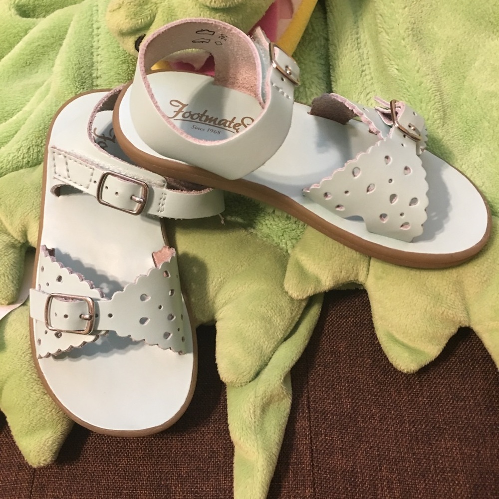 Light green little girls Sandals